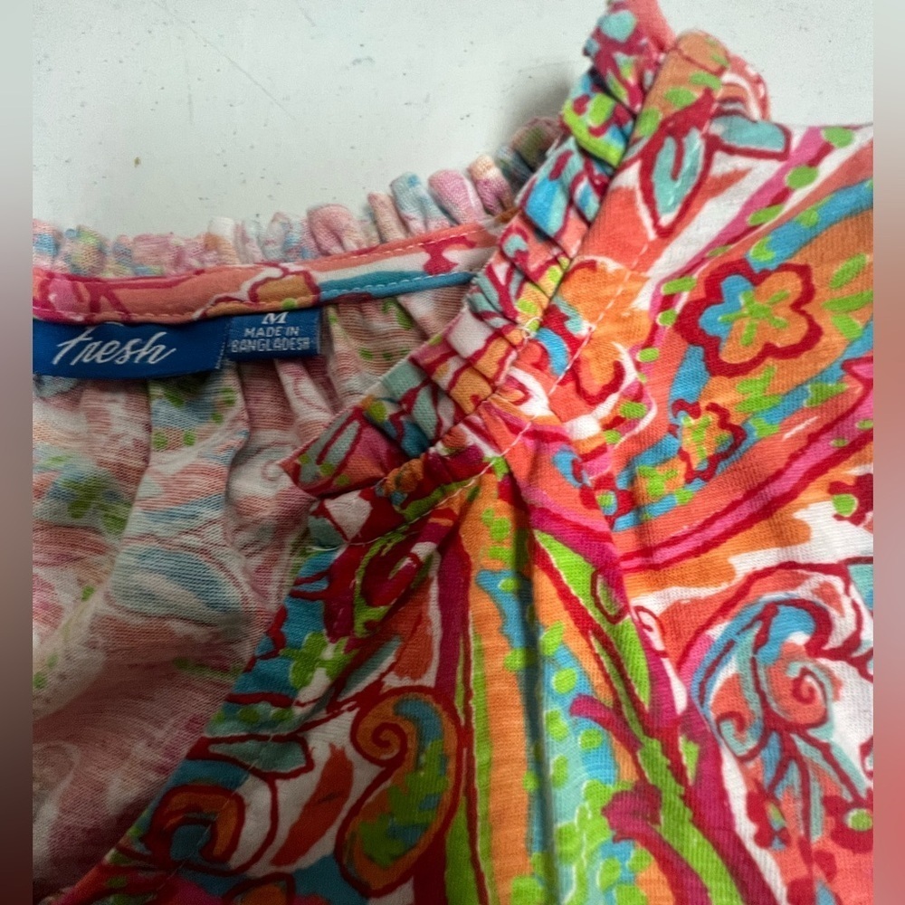 FRESH MULTICOLOR SLEEVELESS PAISLEY TOP
SIZE MEDIUM. V NECK. Cotton/polyester - Picture 4 of 10